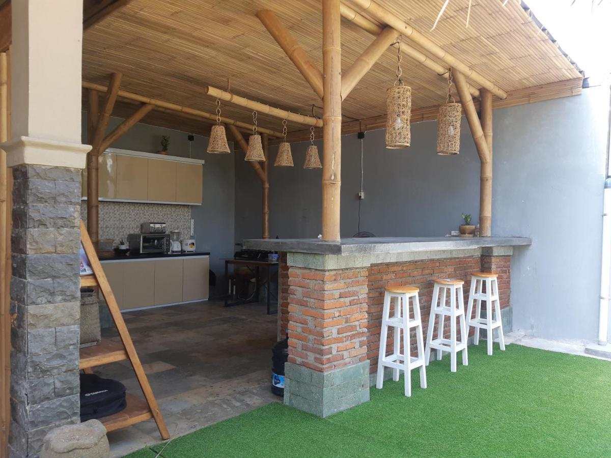 Dhm Surf Villa Kuta  Eksteriør bilde